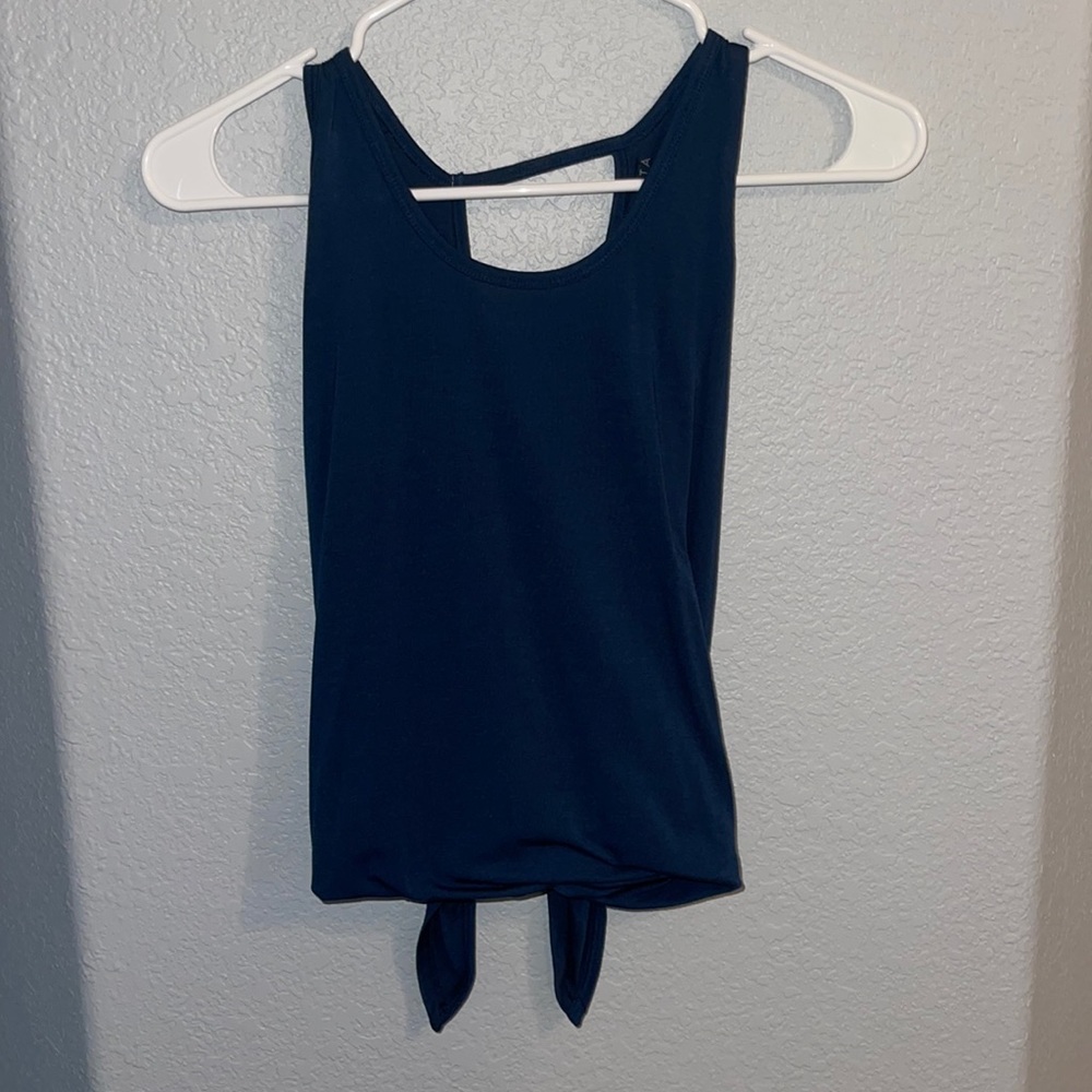 navy blue ATHLETA cross cross back tank top